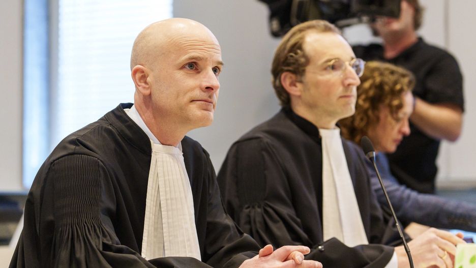 State Attorney Erik Koppe (L) and Reimer Veldhuis look on prior to the verdict in an appeal by human rights organisations for the Netherlands to stop delivering parts for F-35 fighter jets to Israel, in The Hague, The Netherlands, 12 February 2024. The case, which was brought by Oxfam Novib, PAX, and The Rights Forum, argues that Israel's actions in Gaza violate international law and that the Netherlands' provision of these parts was a contributing factor to those violations. The court in The Hague has decided on appeal that the Netherlands must stop the export of parts for F-35 fighter planes to Israel within seven days. EPA/Lex van Lieshout Dostawca: PAP/EPA.
