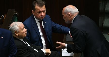 "Frazes w celach wyborczych". Generał kpi z hasła PiS