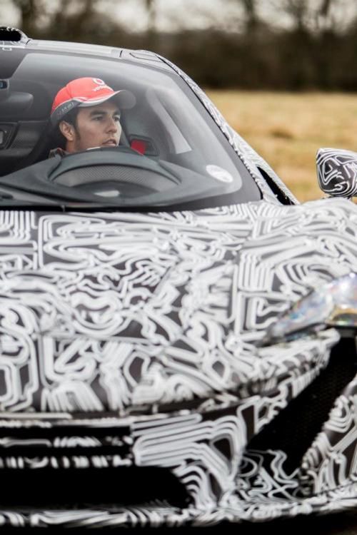 Sergio Perez i McLaren P1