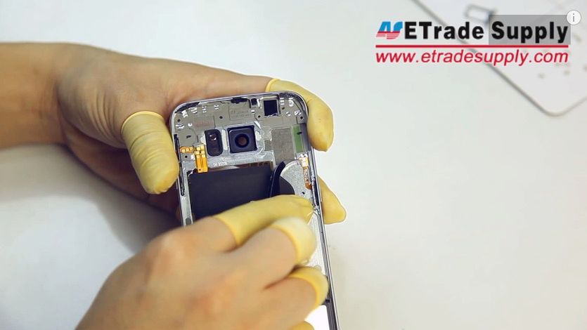 W skrócie: awaria sieci Orange, atrapa HTC One M9+ na zdjęciu i rozebrany Galaxy S6 1