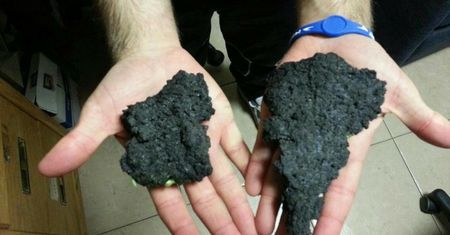 Spektakularna i gwałtowna erupcja Etny. Na ludzi spadają kamienie