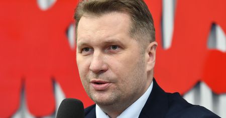Przemysław Czarnek o spodniach "rurkach". Posłanka nie wytrzymała