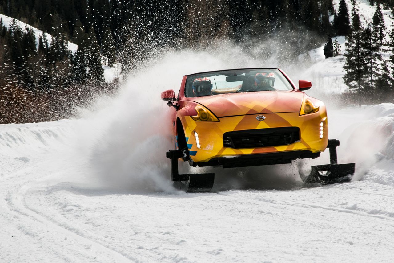 Zapomnij o nartach. Nissan 370Zki dostarczy więcej frajdy na stoku