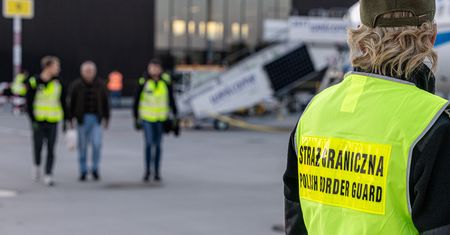 14 cudzoziemców zawrócono na lotnisku. Straż Graniczna podaje powody