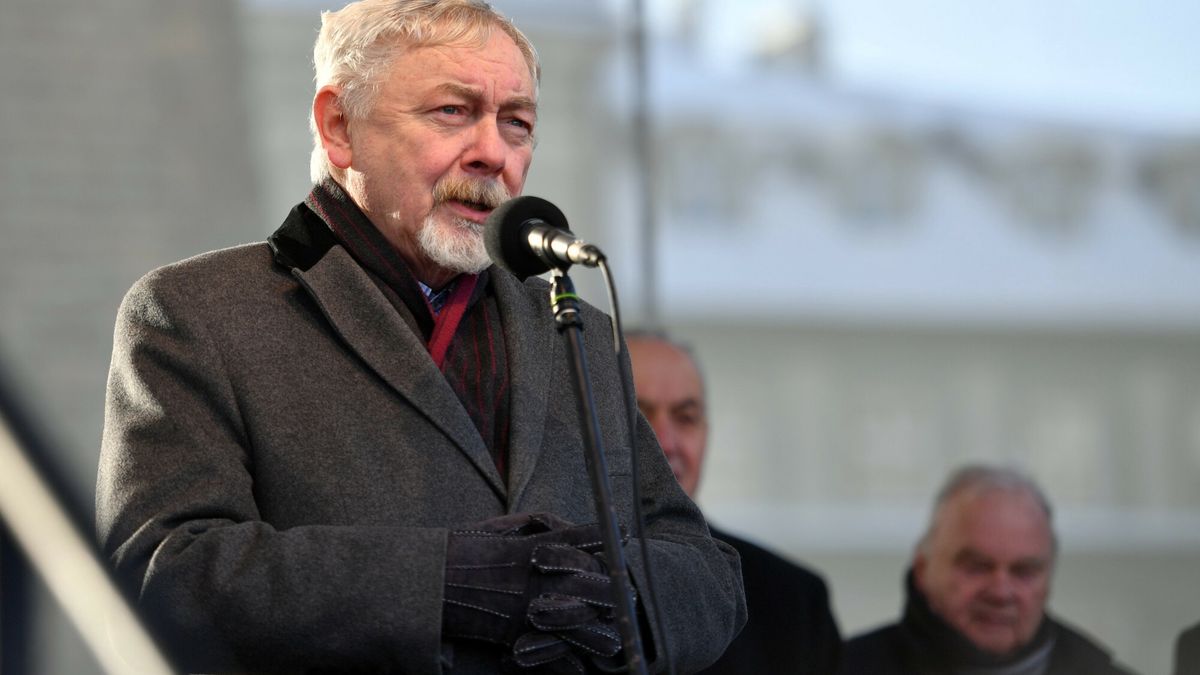 Jacek Majchrowski, prezydent Krakowa. Radni miasta twierdzą, że nie może się ono więcej zadłużać
