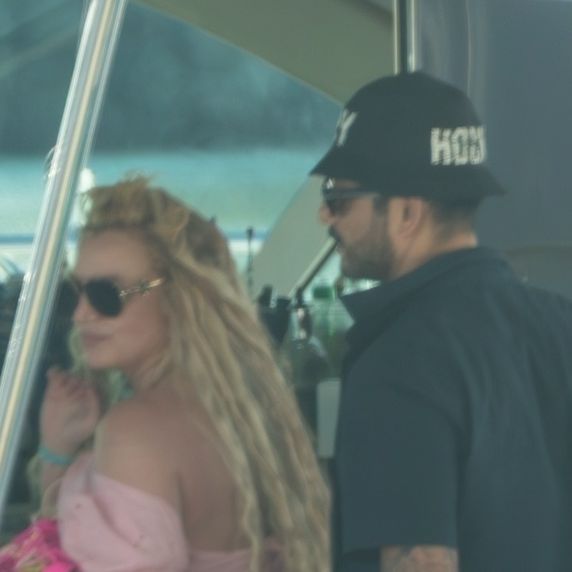Britney Spears z nowym facetem na jachcie