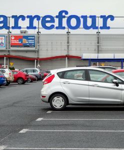 Koniec z tankowaniem na Carrefourze. Sieć chce sprzedać stacje paliw