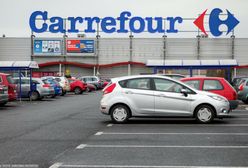 Koniec z tankowaniem na Carrefourze. Sieć chce sprzedać stacje paliw