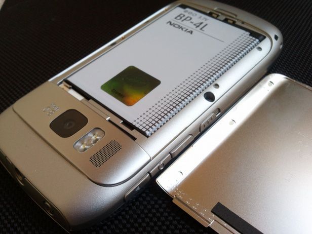 Nokia E6, aż trudno nie piać z zachwytu! [pierwsze wrażenia] 5