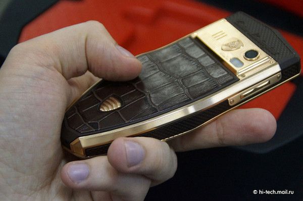 Smartfon Tonino Lamborghini z Androidem, czyli Murciélago z silnikiem Poloneza 3