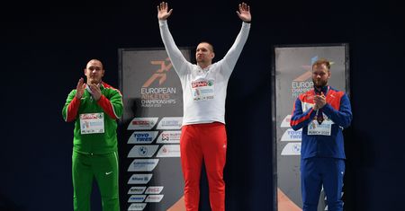 Pokonał Fajdka, a później zwrócił się do piłkarza. Zaskakujący gest
