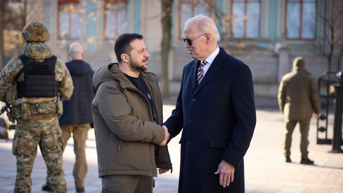 Wołodymyr Zełenski i Joe Biden w Kijowie 