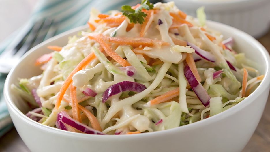 Colesław to jeden z najpopularniejszych dodatków do obiadu