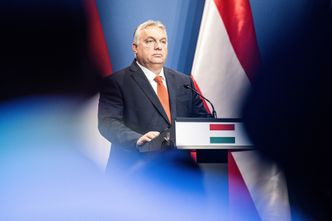 Ukłon i cios. Komisja Europejska nie odpuszcza Węgrom