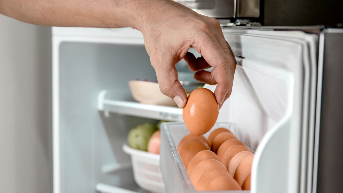 Nieświeże jajka rozpoznasz za pomocą prostego testu