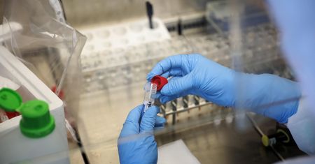 Koronawirus w Polsce. Zakażony ksiądz i 12 podopiecznych domu opieki w Latowicach
