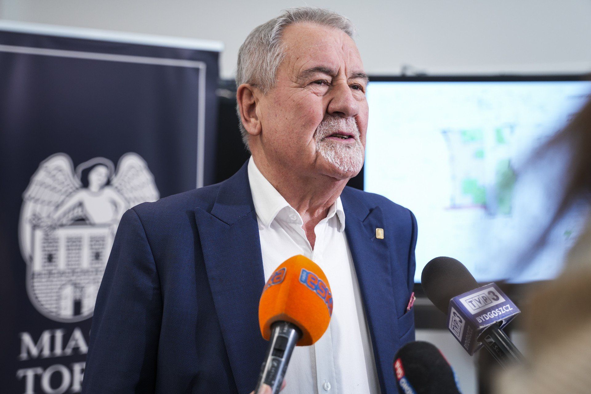 Pomnik Zbigniewa Herberta w Toruniu