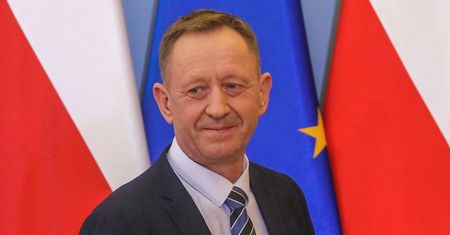 Anegdota ministra na antenie. "Wiesiek, pomóż, weź"