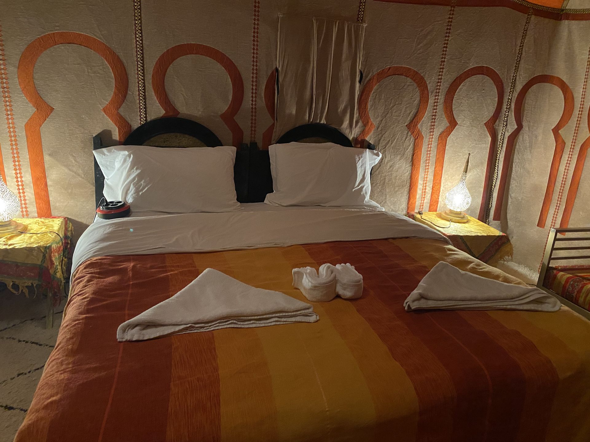 Wnętrza namiotów na glampingu robiły wrażenie