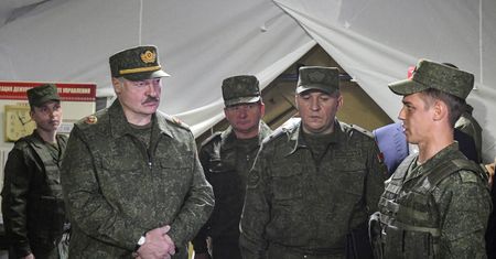 Kreml naciska na Łukaszenkę. To powstrzymuje dyktatora