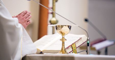 Sondaż IBRiS dla WP. Co Polacy myślą o problemie ukrywania pedofilii w Kościele?