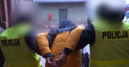 Wyłudzali pieniądze od kolegi z pracy. Wpadli w ręce policji
