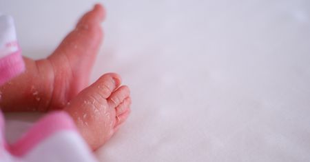 Natalia nie wierzyła, że jest w ciąży. Martwą córeczkę schowała do komody