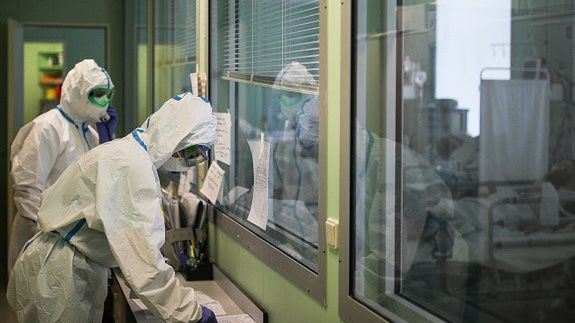 Lekarze potwierdzają związek nowych objawów z koronawirusem