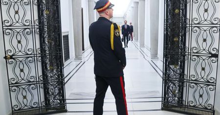 Sejm utajnił obrady. Ważą się losy immunitetu Błaszczaka. Zaplombowane drzwi