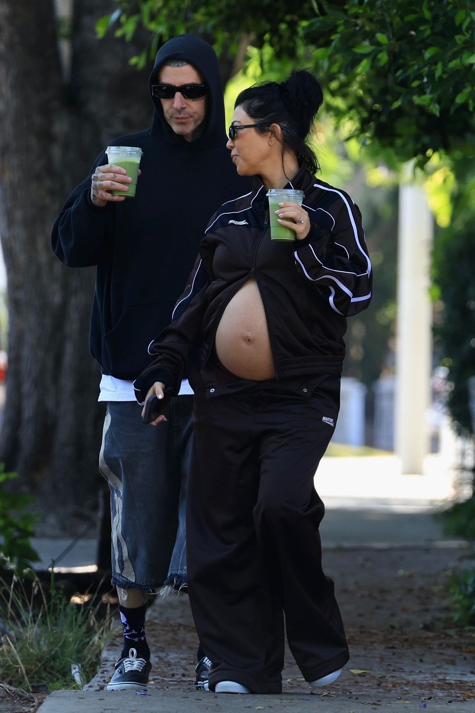 Kourtney Kardashian niczym Rihanna. Tak wyeksponowała ciążowy brzuszek