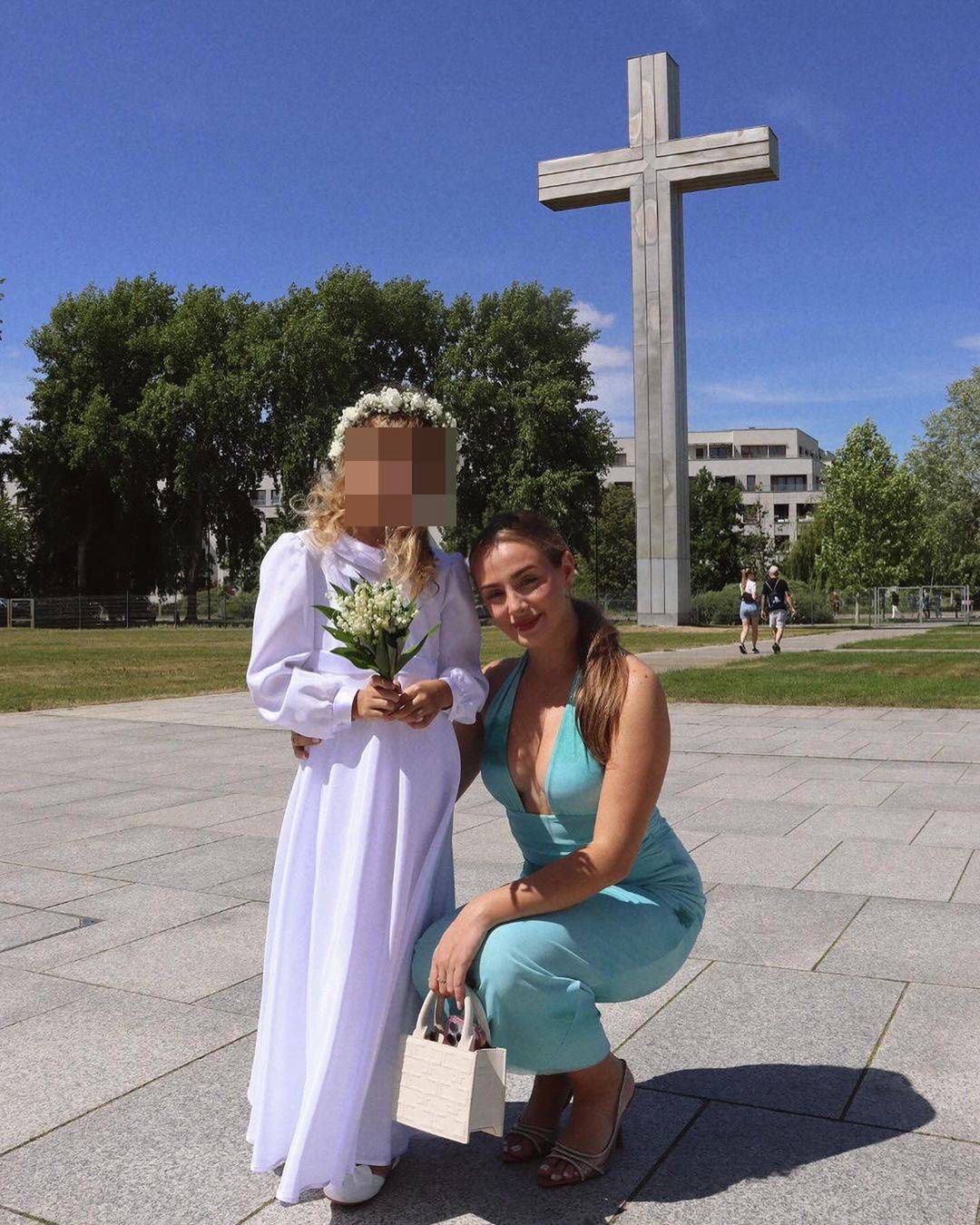 Wiktoria Gąsiewska na komunii chrześnicy 