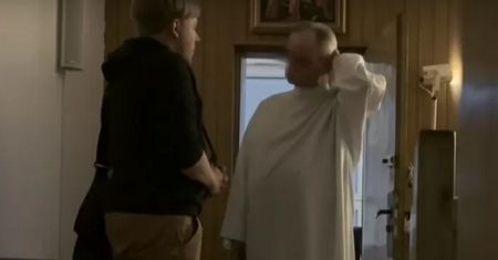 "Zabawa w chowanego". Ksiądz z filmu Sekielskich usłyszał zarzut. Grozi mu 12 lat więzienia