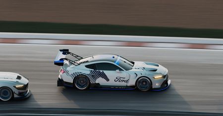 Ford wraca z Mustangiem do wyścigów. Celem znów będzie pokonanie Ferrari