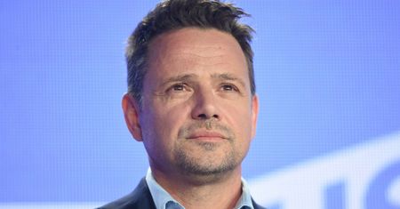 Rafał Trzaskowski PRZEPRASZA za nazwanie się "DUP*ARZEM": "Słownictwem przeniosłem się do czasów liceum"