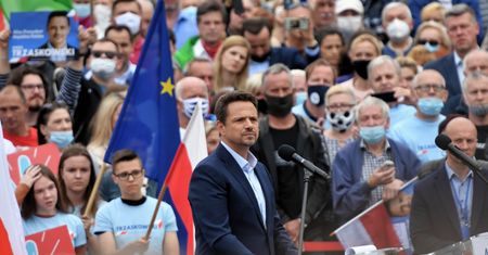 Ostatnie sondaże. Rafał Trzaskowski przed Andrzejem Dudą. Zaskakujące wyniki sondażu