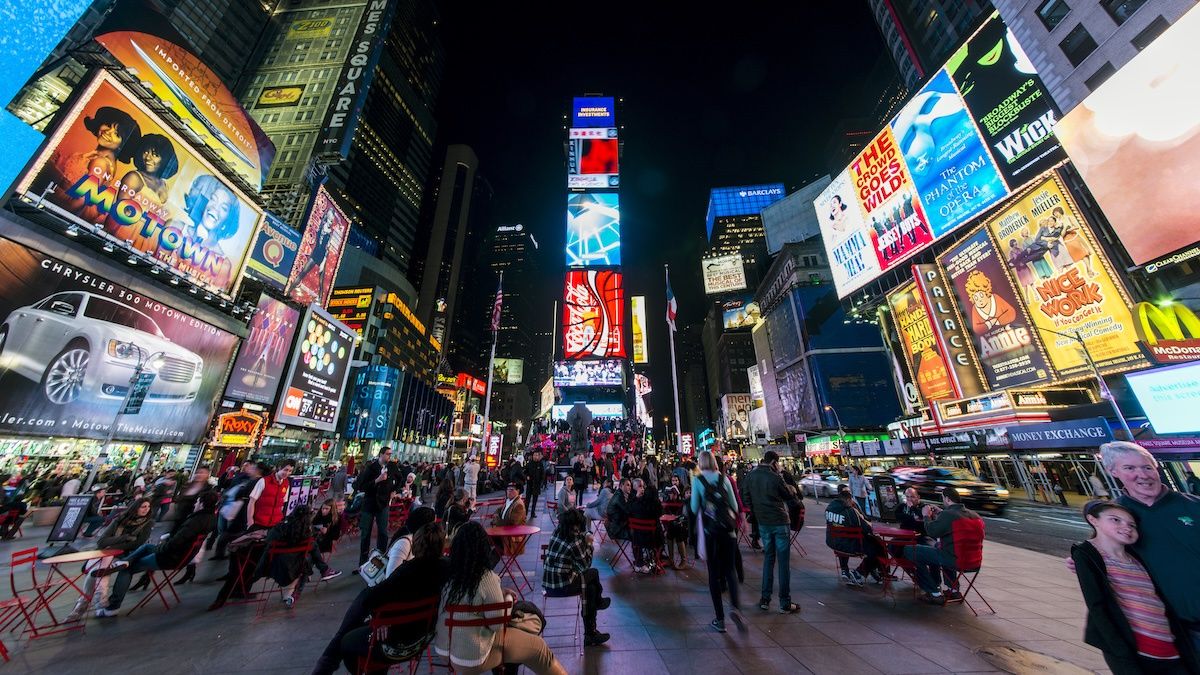 Times Square nocą w 2013 r.