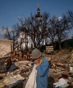 "Kazali mi wykopać swój grób". Wstrząsające zeznania 57-latki z Chersonia
