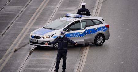 Kraków. Atak w autobusie, 27-latek ugodzony ostrym narzędziem