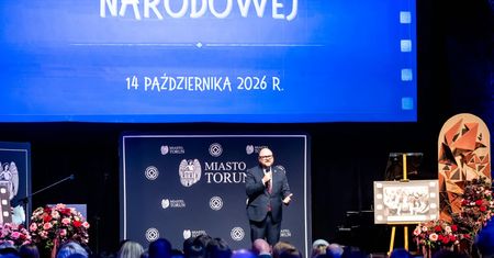 Nagrody dla 132 nauczycieli i dyrektorów. Święto toruńskiej oświaty na Jordankach