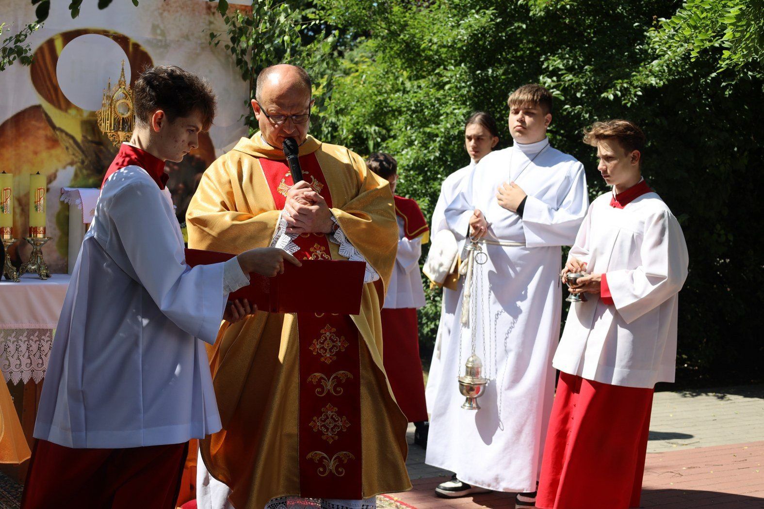 Procesja Bożego Ciała w parafii św. Floriana w Pleszewie