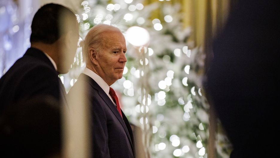 WASHINGTON, DC - DECEMBER 14: U.S. President Joe Biden welcomes guests to the East Room of the White House on December 14, 2022 in Washington, DC. The President is hosting the leaders of African nations attending the U.S-Africa Summit for a dinner and reception at the White House. (Photo by Samuel Corum/Getty Images)