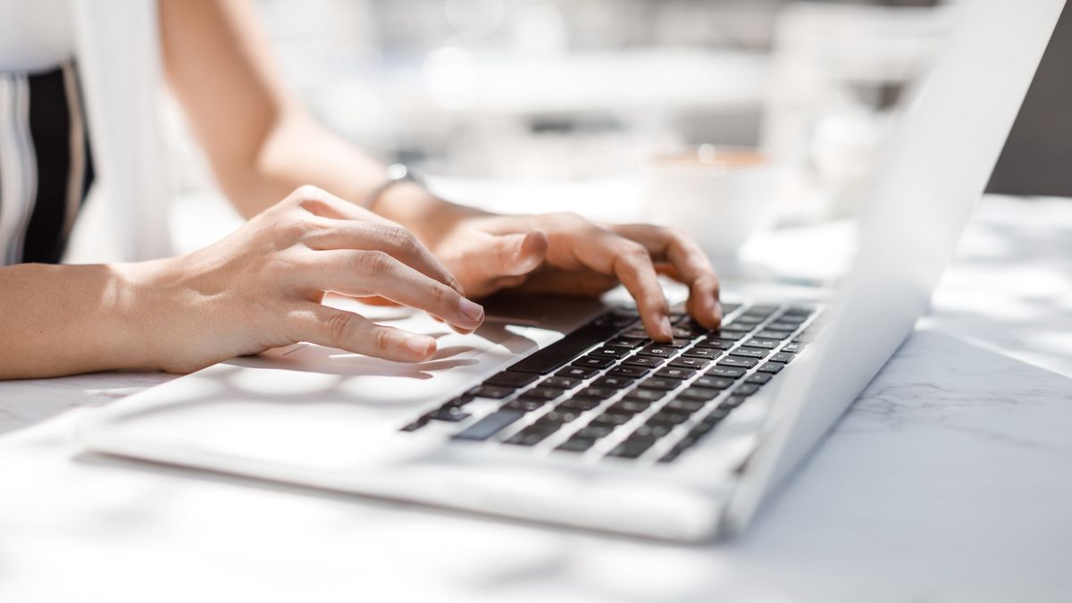 Oszuści zachęcają do instalacji złośliwego oprogramowania na komputerze