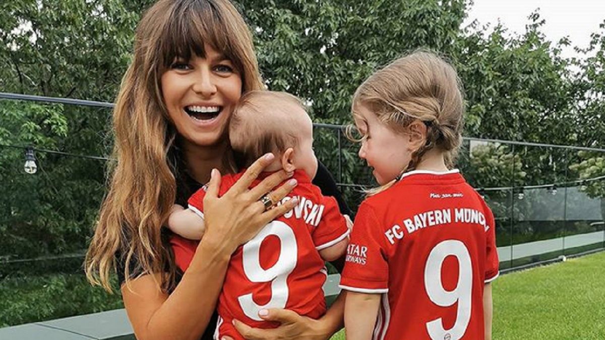 Anna Lewandowska z córkami