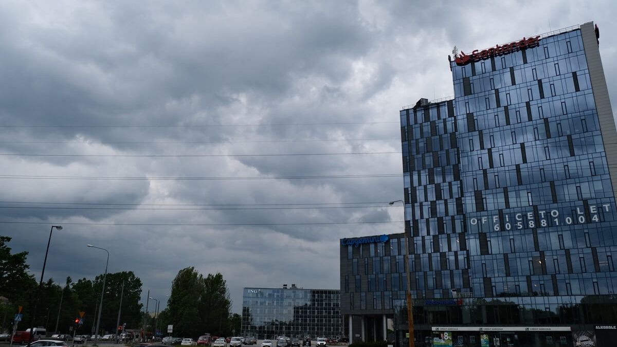 Ciemne chmury burzowe nad Lublinem