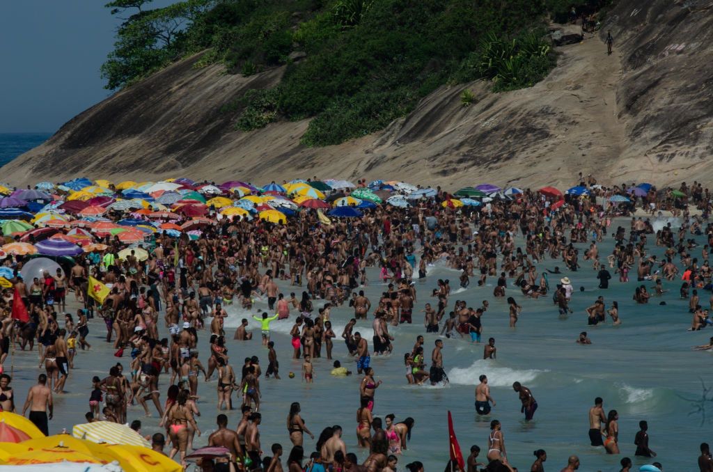 Brazylijskie plaże wypełnione po brzegi 