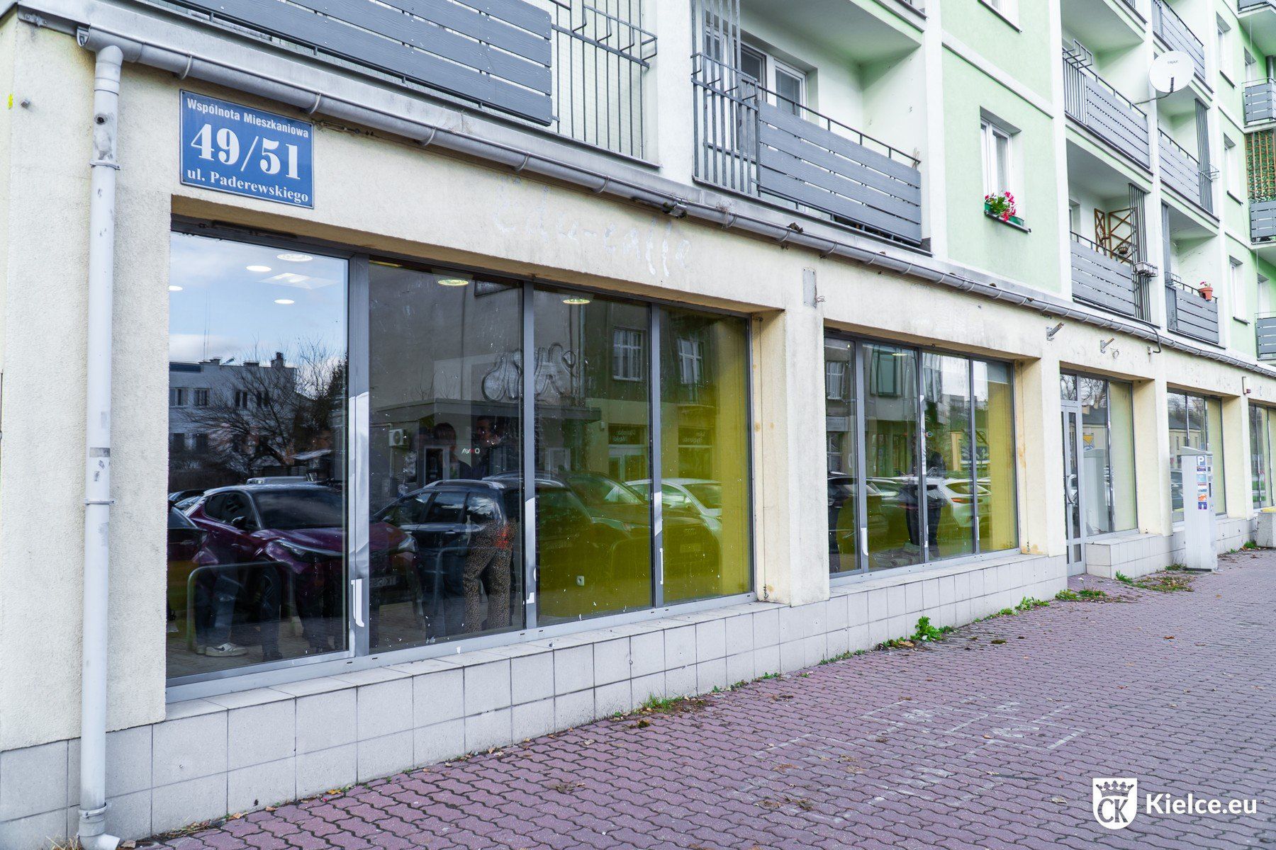 Lokal przy ulicy Paderewskiego 49/51, wcześniej działał jako punkt pomocy dla uciekających przed wojną Ukraińców. Jesienią zmieni swoje przeznaczenie.