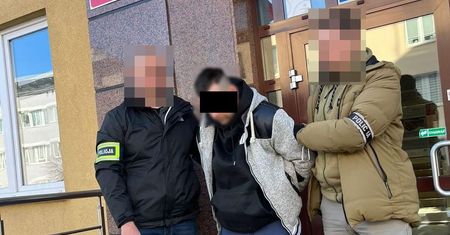 Podał się za lekarza i wyłudził 120 tys. zł od 89-latka z Lublina. Podczas zatrzymania policjanci musieli wybić szybę w aucie
