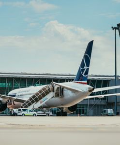 Nietypowa kolizja na lotnisku Chopina. Uszkodzony samolot