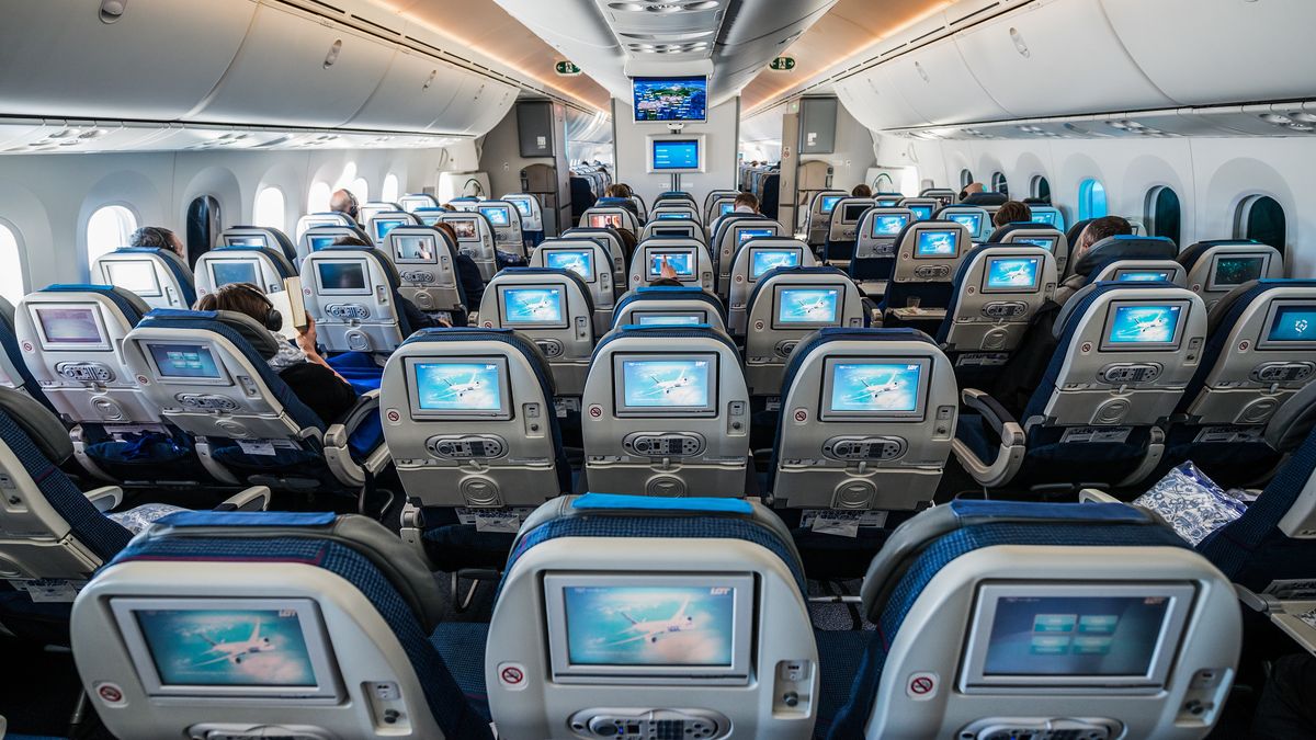 Wnętrze samolotu Boeing 787 Dreamliner PLL LOT