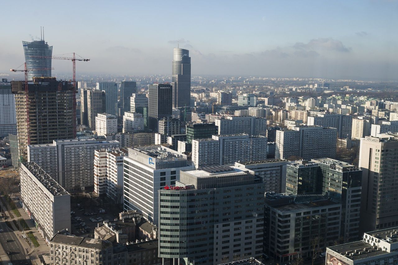 Ceny mieszkań w Warszawie maleją. Wyjątkiem jedna dzielnica